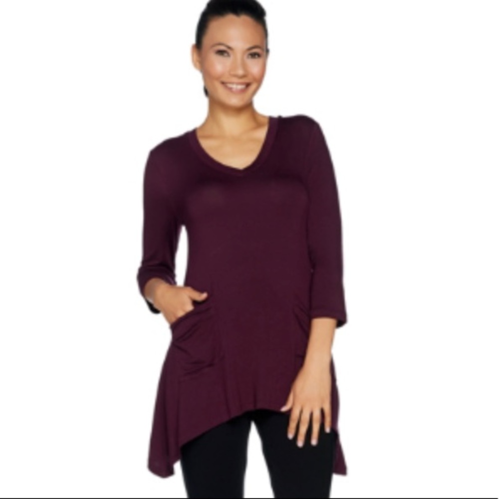 LOGO by Lori Goldstein V-neck Tee